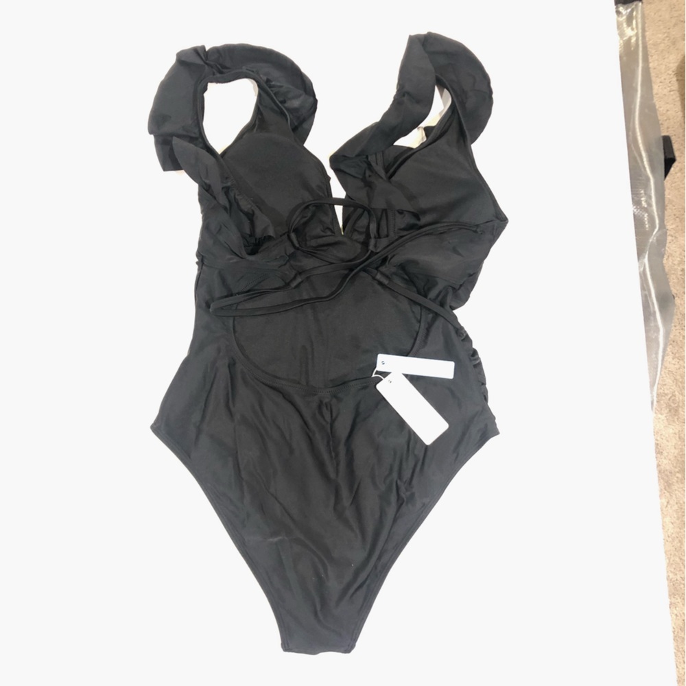 Cupshe Women's Ruffled One Piece Swimsuit V Neck Lace Up Size XL Black NWT - Picture 8 of 12
